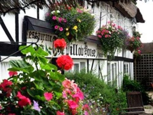 The Willow House Watton Bagian luar foto